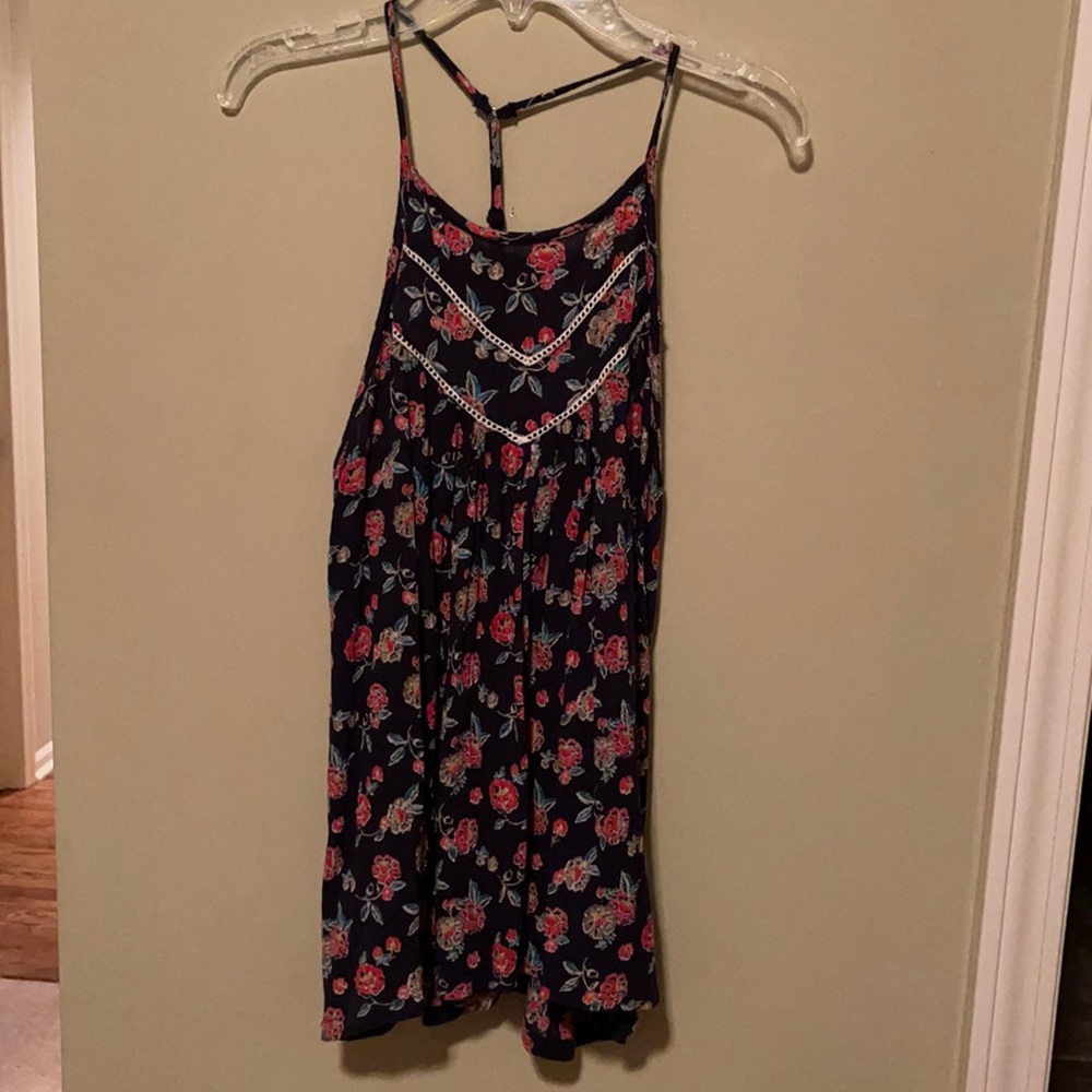 Hollister tank
